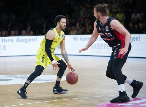 吸引了来自 吸引了来自