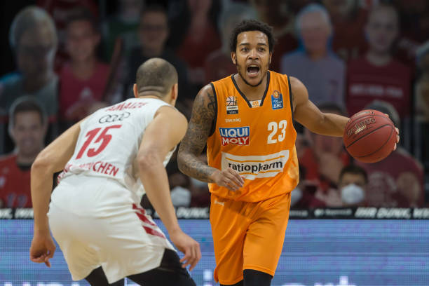 控力稍逊一 控力稍逊一