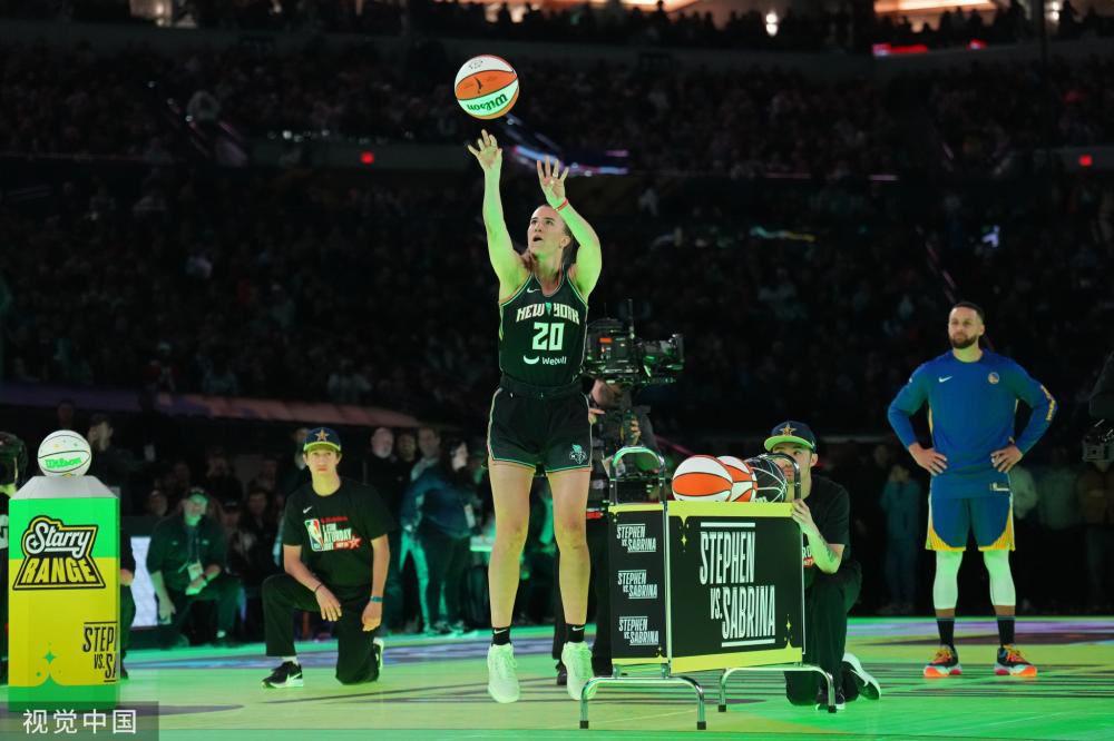 一男子被打 一男子被打